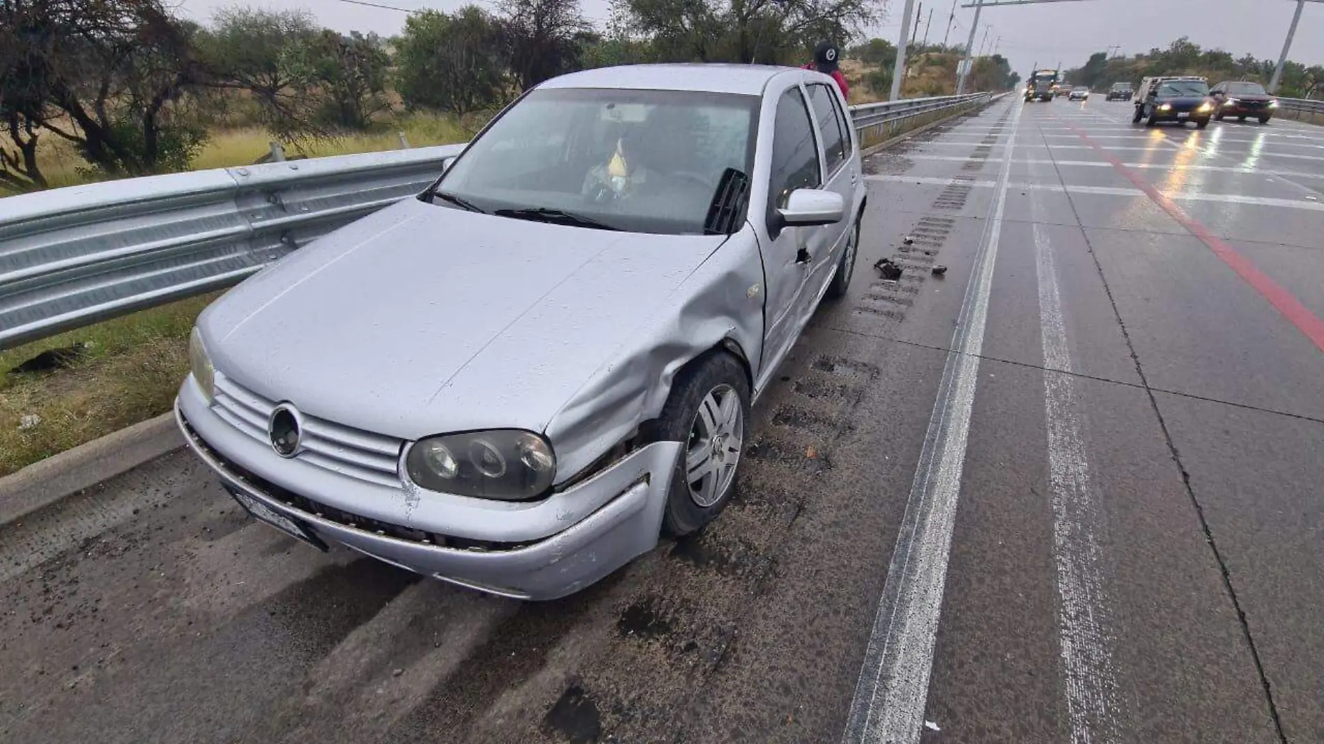 SJR POLI QUEDÓ EN EL CARRIL DE